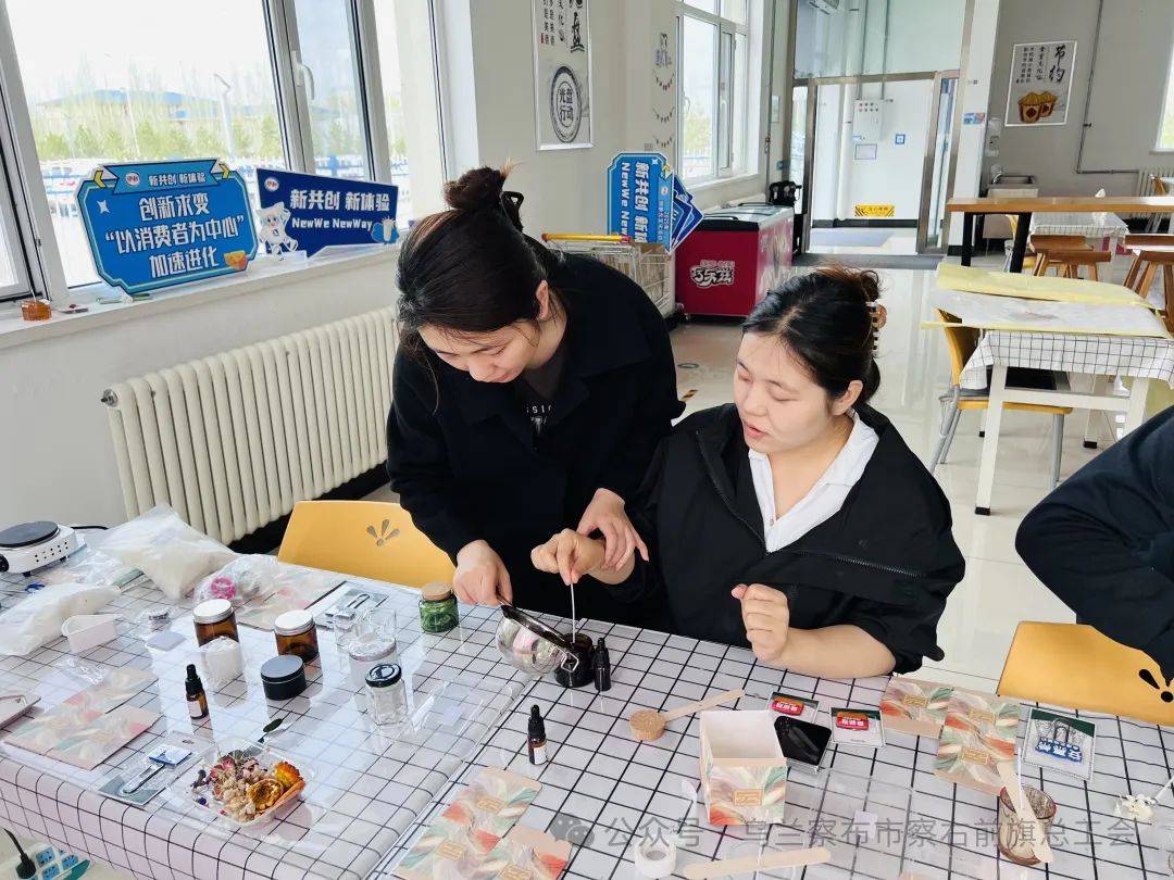 ——伊利集团乌兰察布乳品厂工会母亲节活动AG真人中国“以爱之名 ‘烛’ 梦前行”(图4)